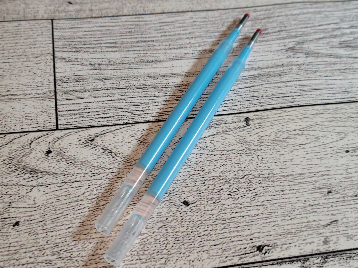 Ink Refills: Plastic Pens with Clips